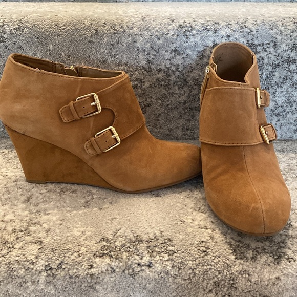 Anne Klein zippered booties - Picture 2 of 7